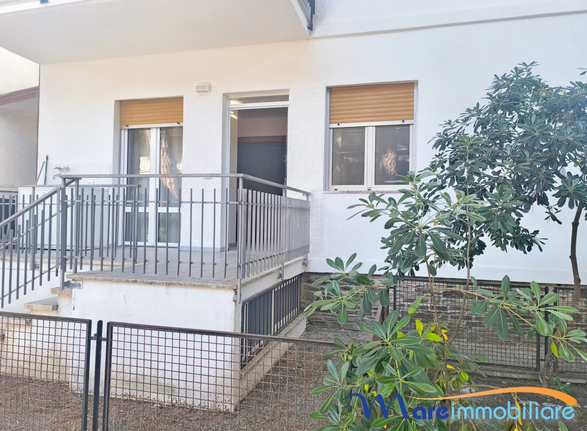 Appartamento ampia metratura con giardino