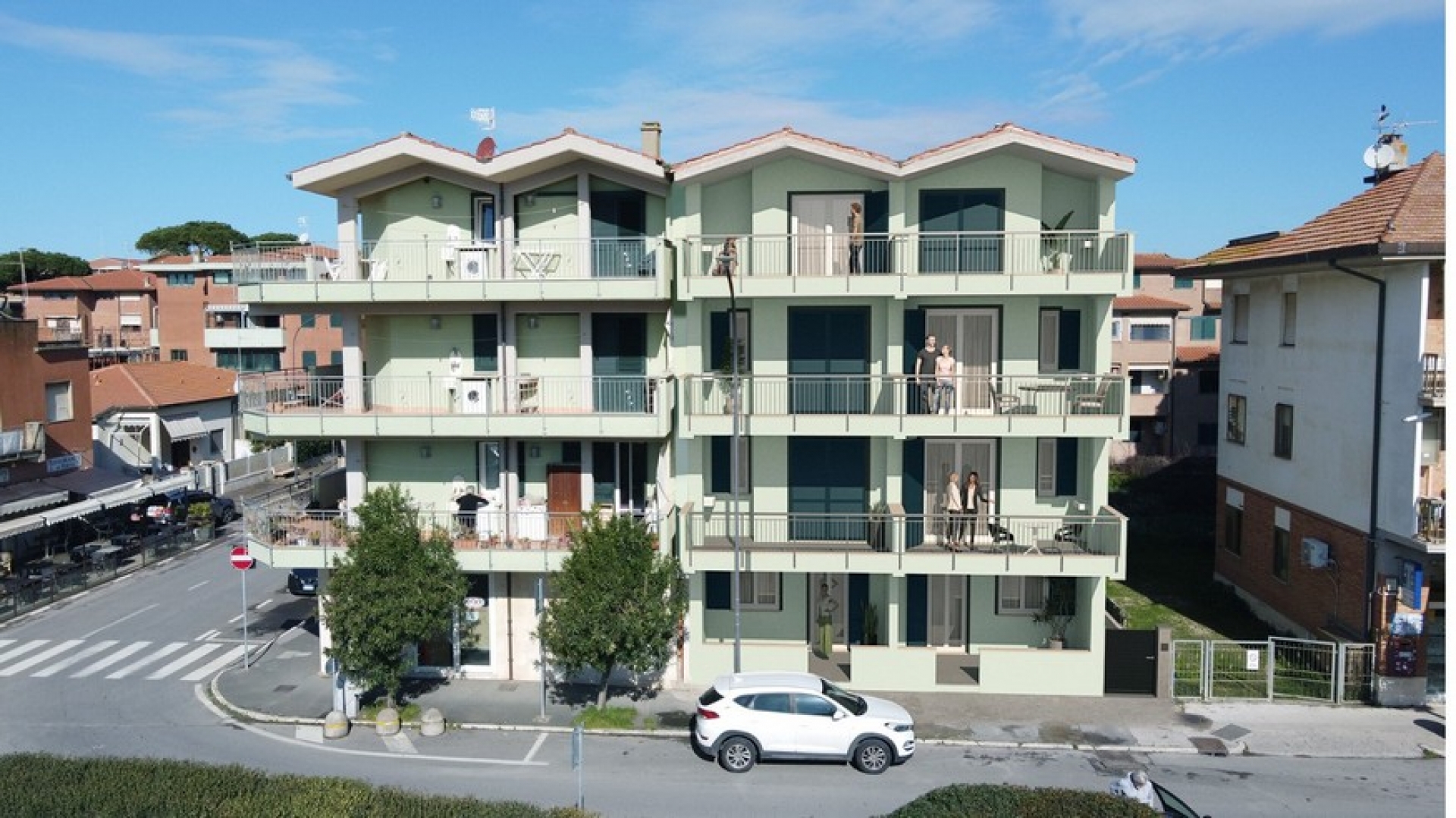 Attico su due livelli con terrazza affacciata sul porto