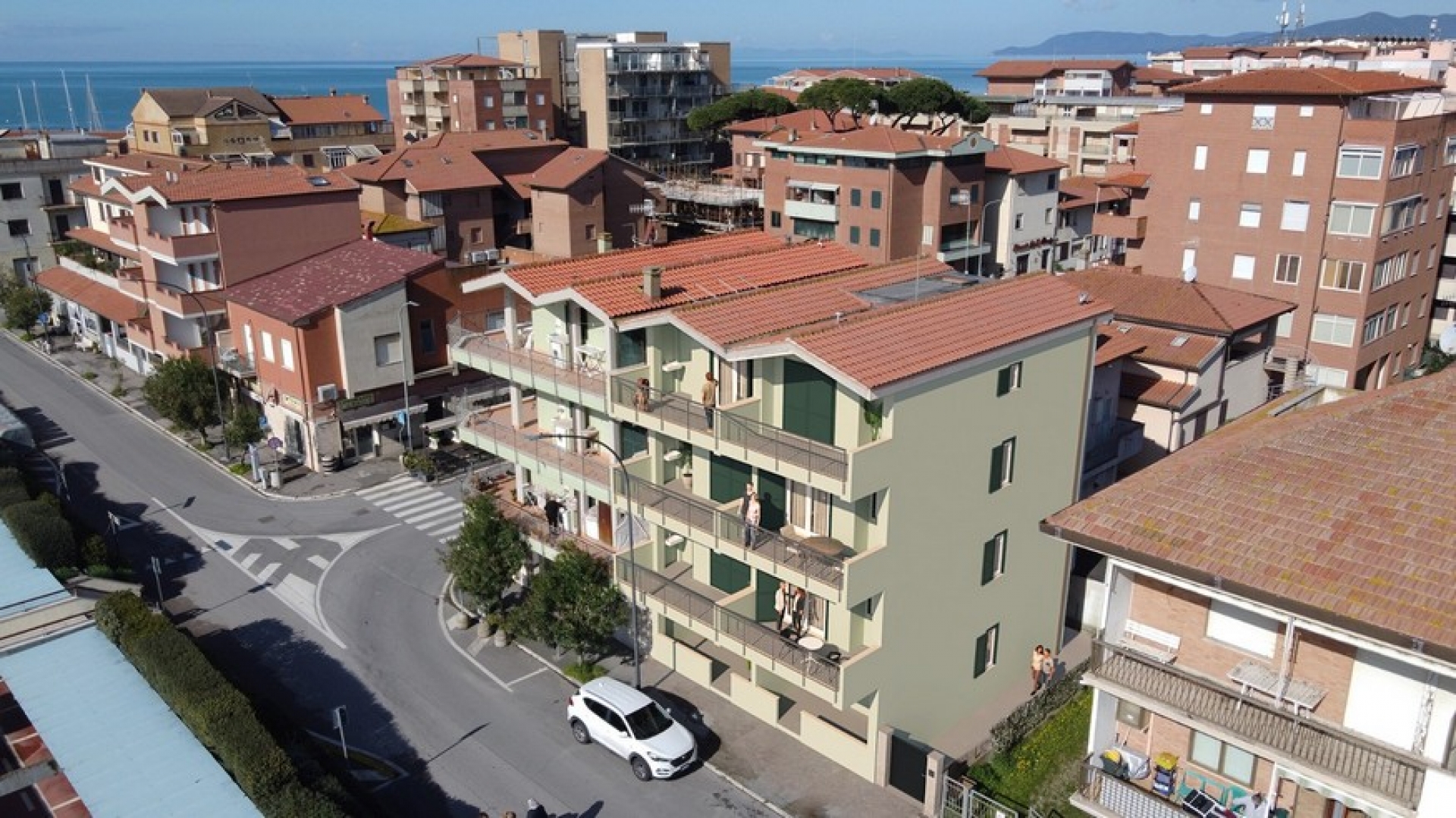 Attico su due livelli con terrazza affacciata sul porto
