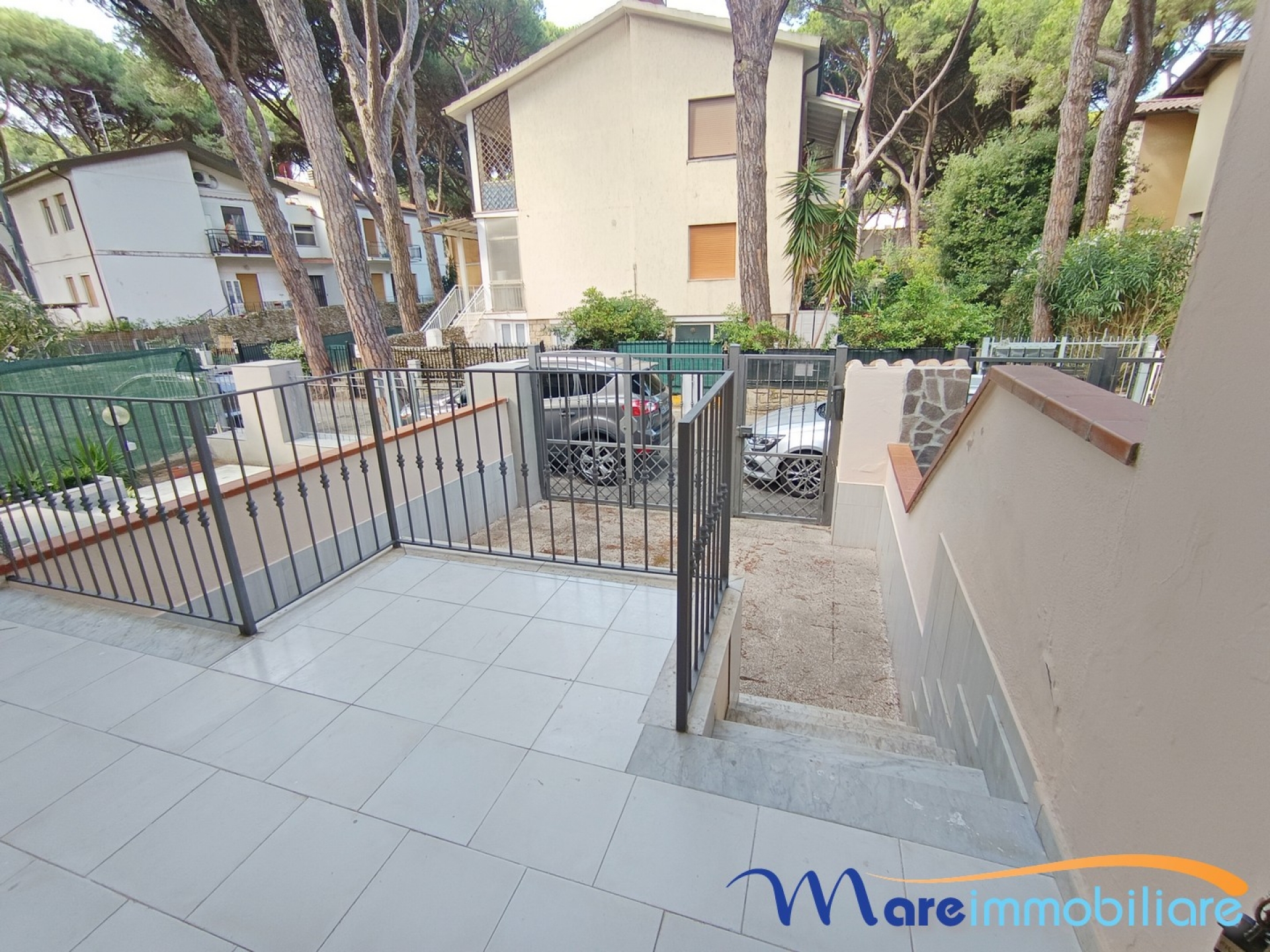 TRILOCALE 6 POSTI LETTO CON GIARDINO ESCLUSIVO