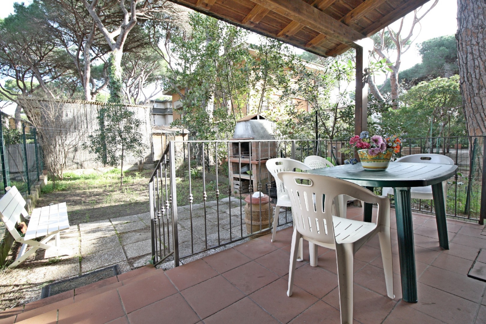 TRILOCALE 6 POSTI LETTO CON GIARDINO ESCLUSIVO