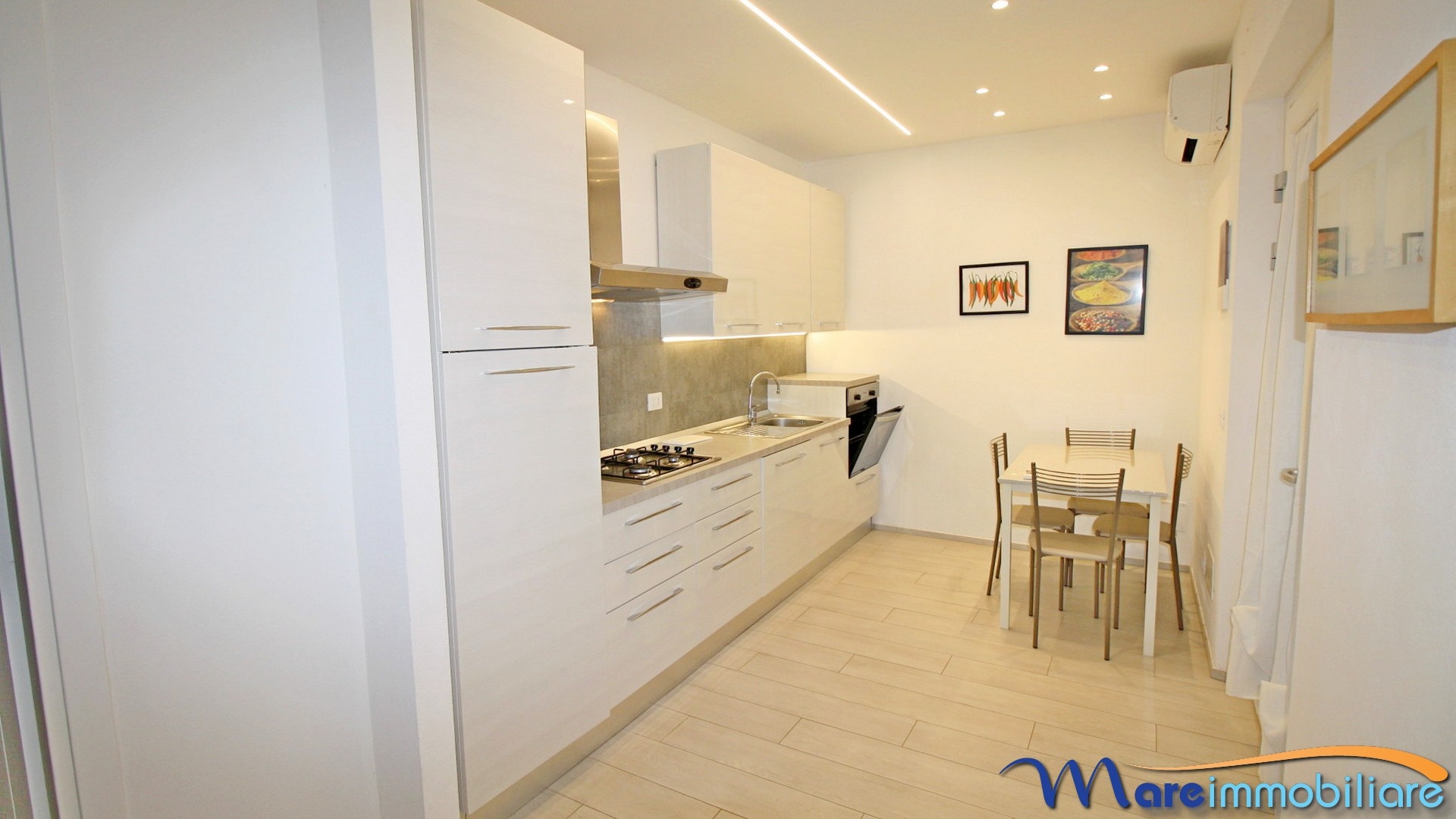 Tre camere doppi servizi e giardino