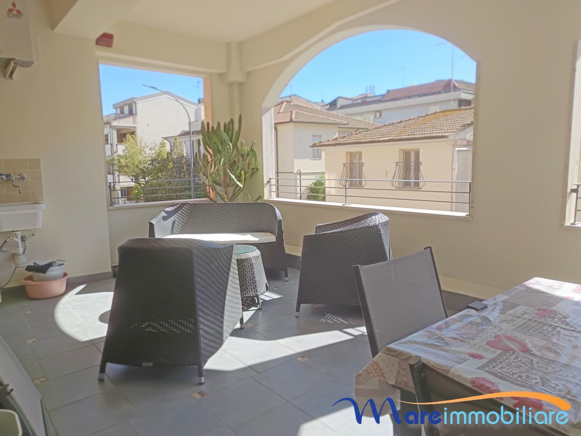 Bilocale in centro con grande terrazzo