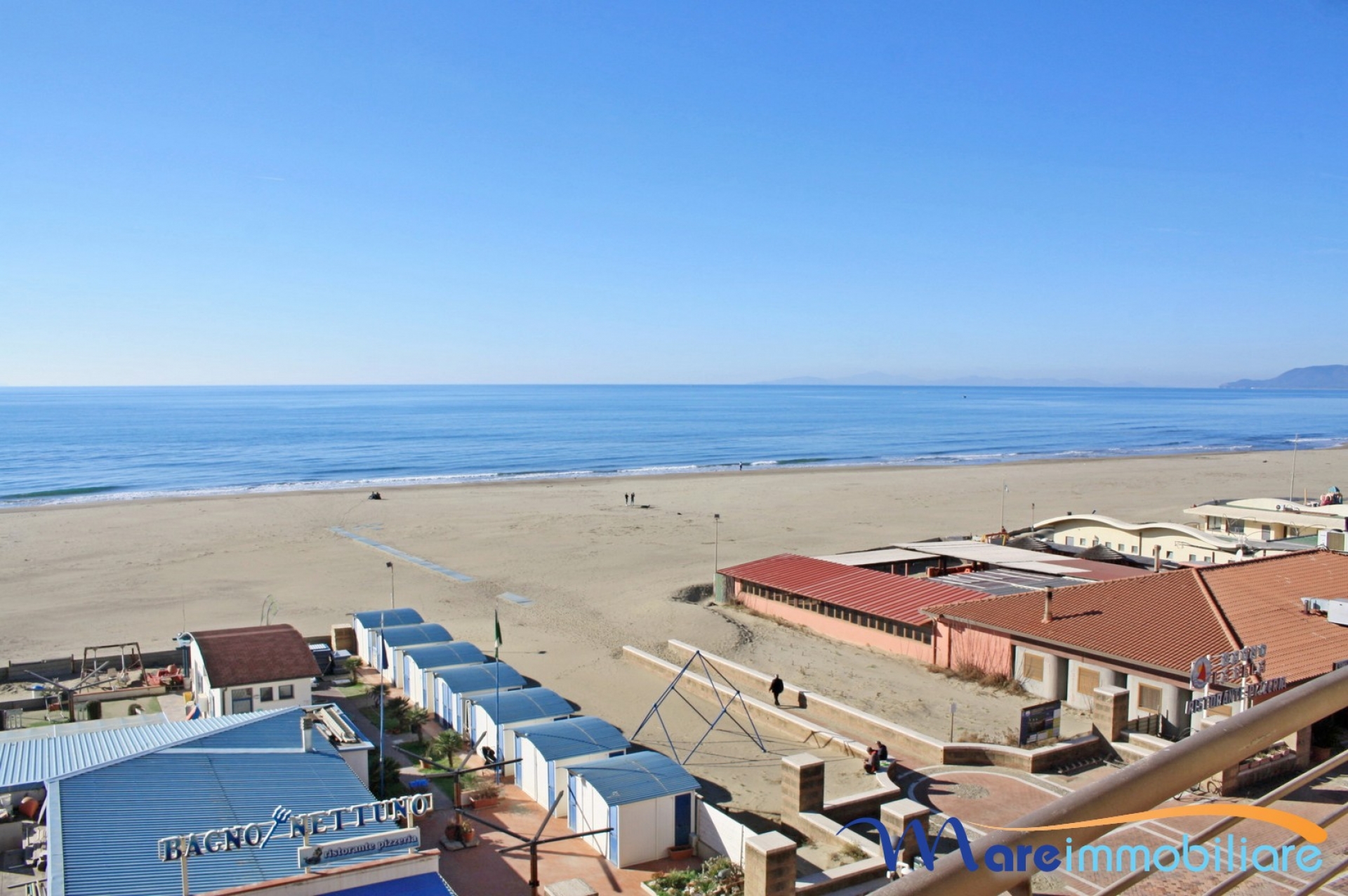 Fronte Mare in centro: trilocale nuovo con terrazza vista mare e posto auto