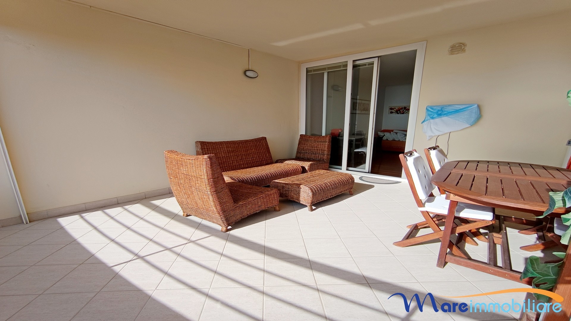 Fronte Mare in centro: trilocale nuovo con terrazza vista mare e posto auto