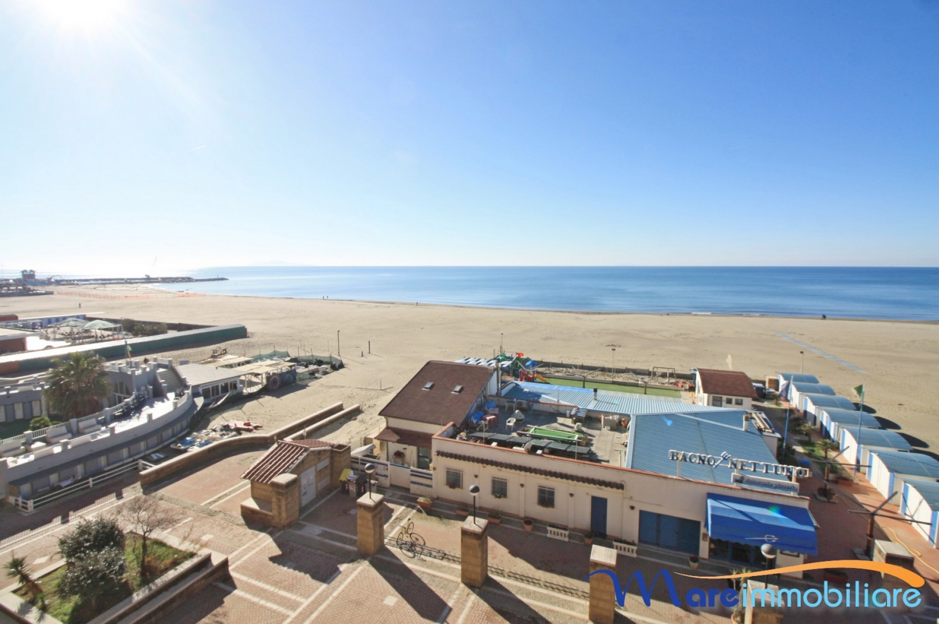 Fronte Mare in centro: trilocale nuovo con terrazza vista mare e posto auto