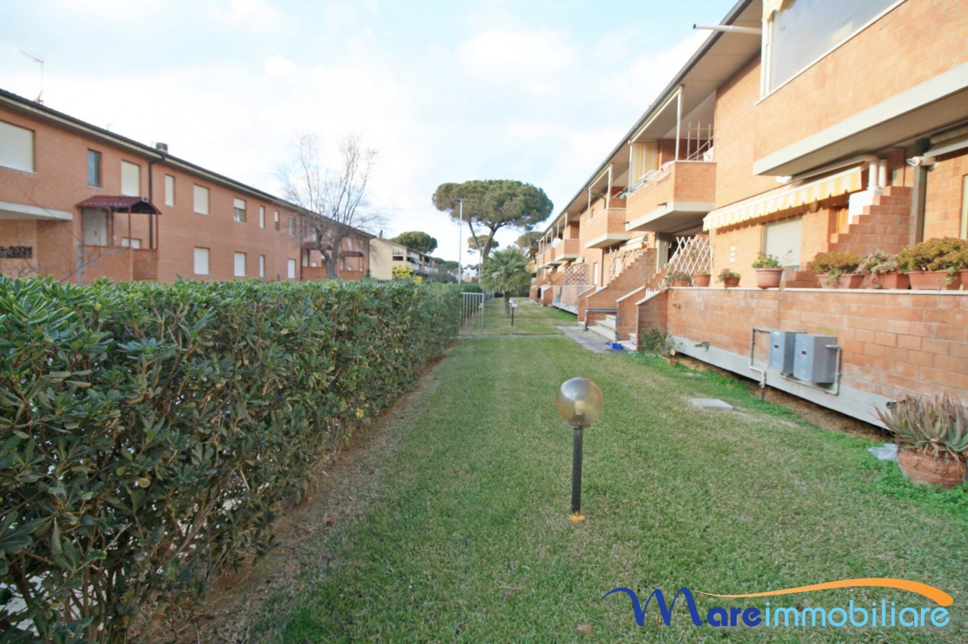 Zona Tombolo trilocale con veranda spaziosa