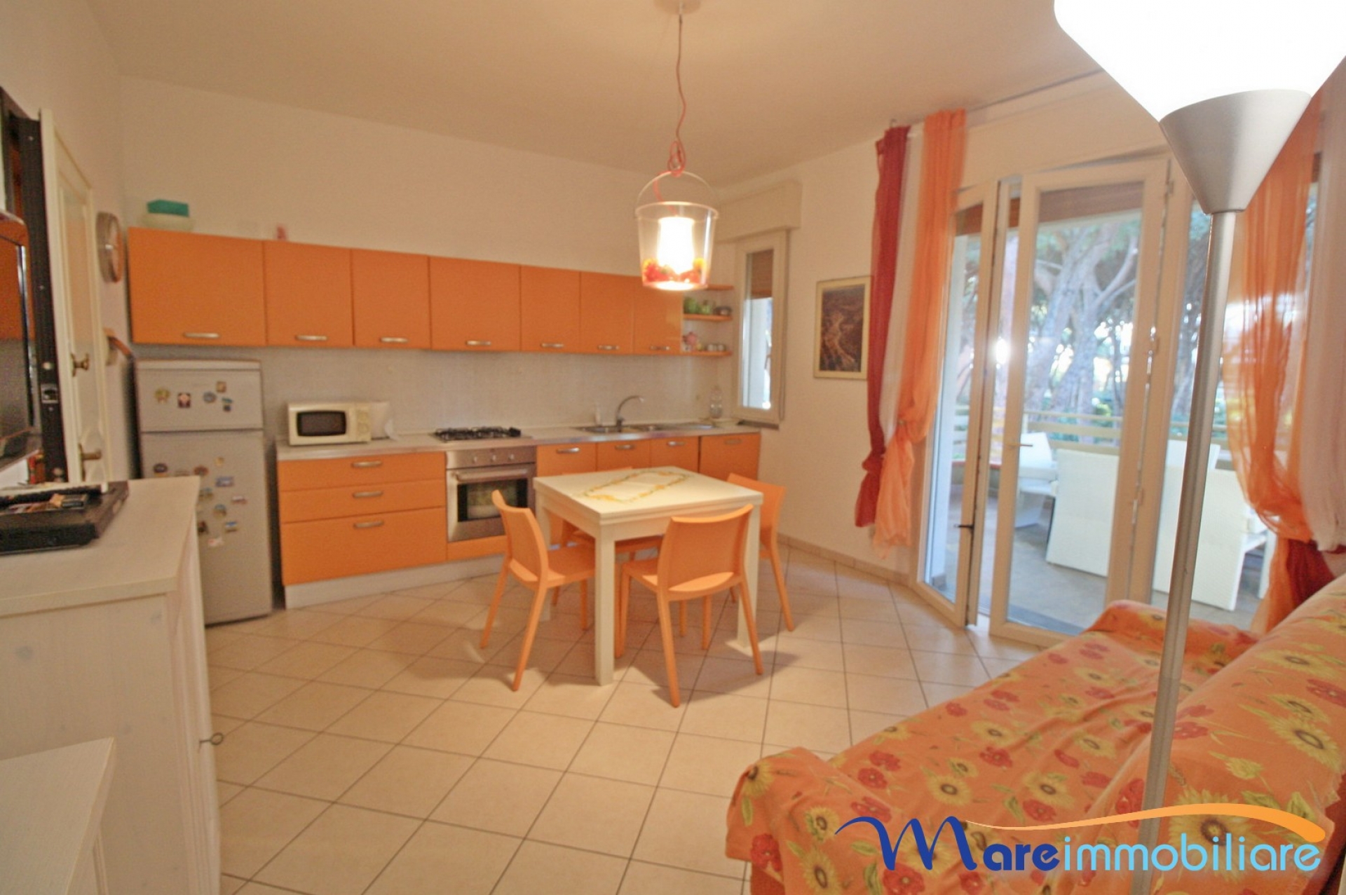 Bilocale zona Rosmarina con posto auto privato