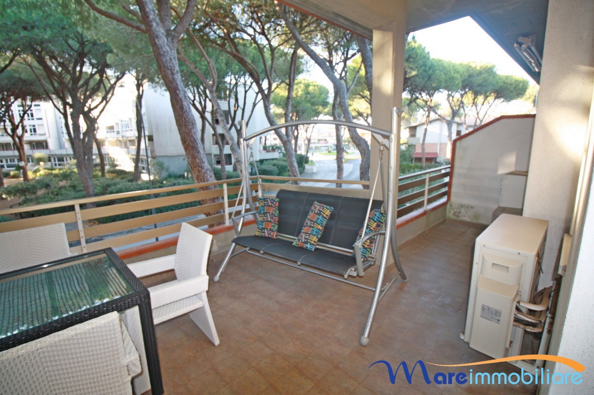 Bilocale zona Rosmarina con posto auto privato
