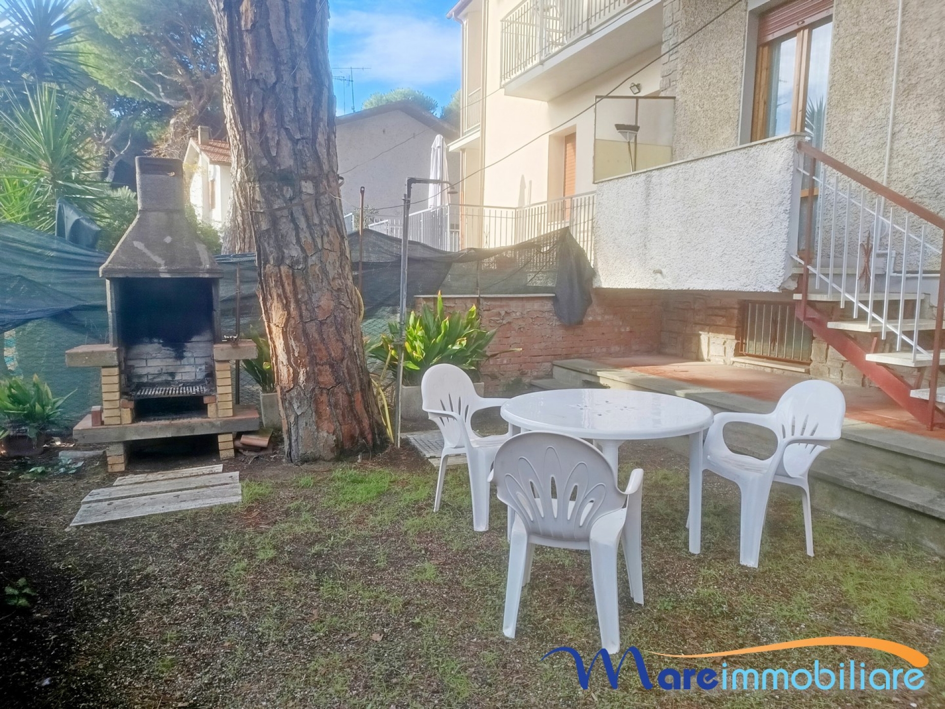 A 400m dal mare: villetta indipendente con giardino e posto auto