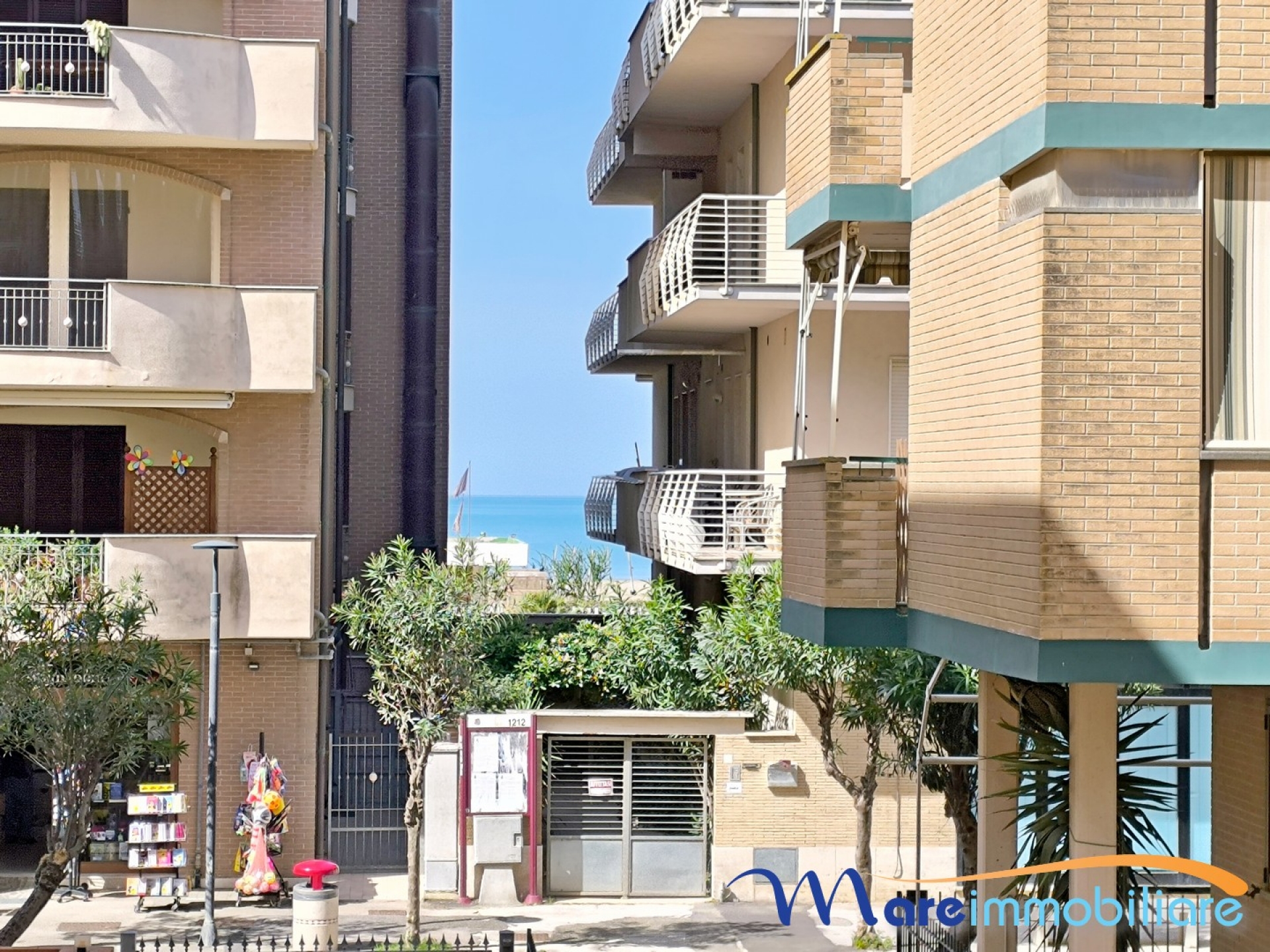 Trilocale zona centro a 100 metri dal mare